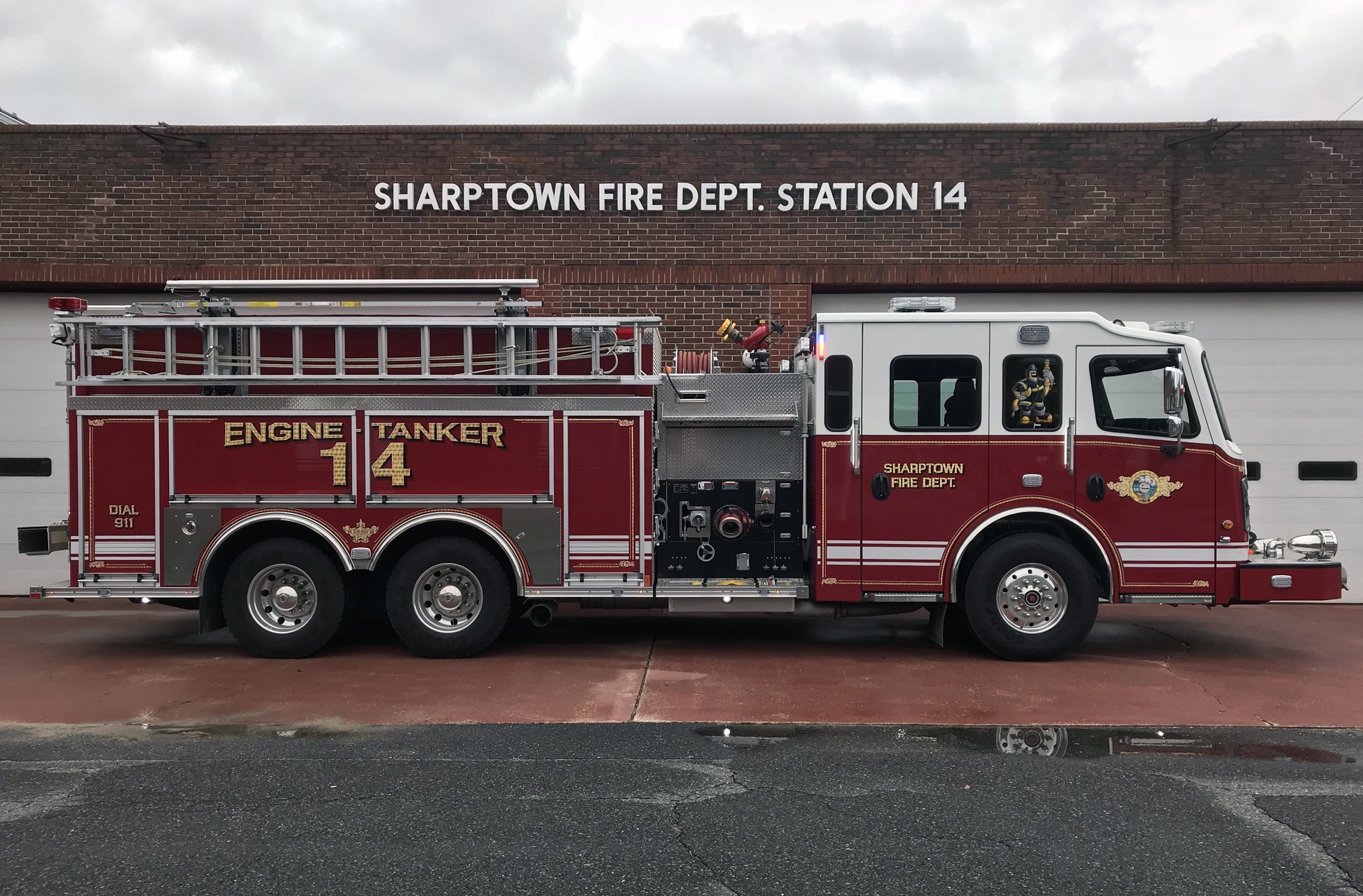 Featured image for “Sharptown orders Engine / Tanker”